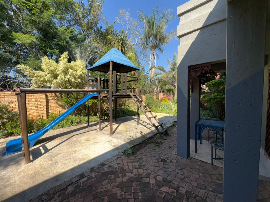 5 Bedroom Property for Sale in Bodorp North West